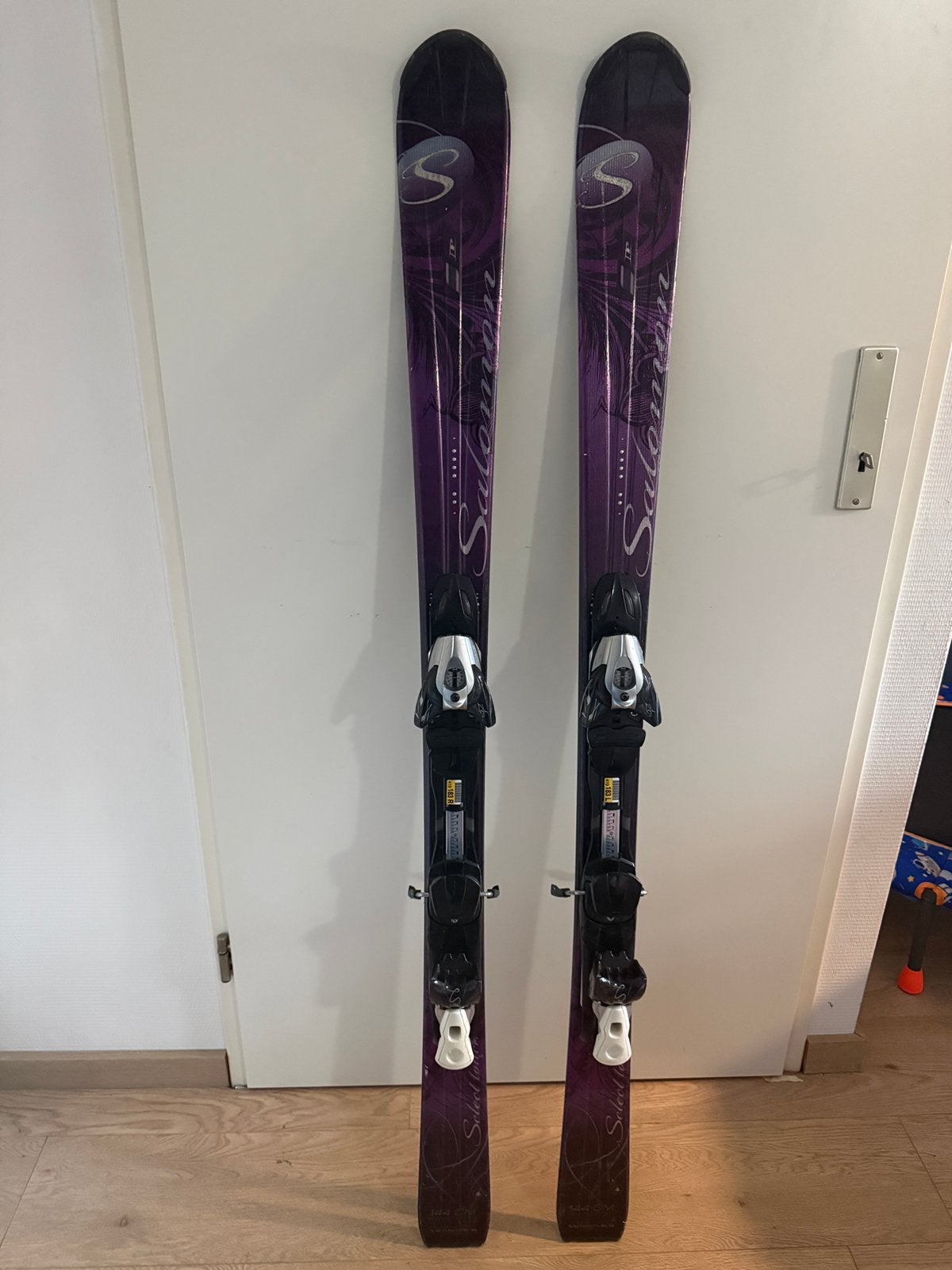 Salamin dames Ski’s 144 cm, Ophalen, 140 tot 160 cm, Salomon, Zo goed als nieuw