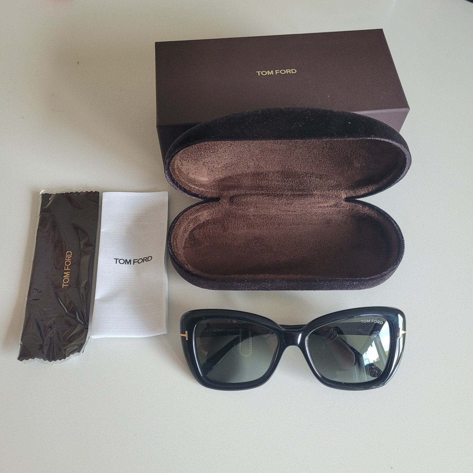 Tom Ford zonnebril NIEUW!!, Sieraden, Tassen en Uiterlijk, Zonnebrillen en Brillen | Dames, Ophalen of Verzenden, Nieuw, Zwart