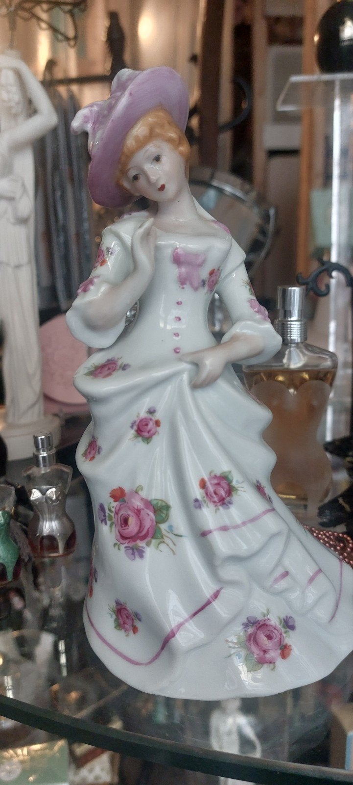 Elegant Porseleinen Beeldje Dame met Hoed - 18 cm, Ophalen of Verzenden