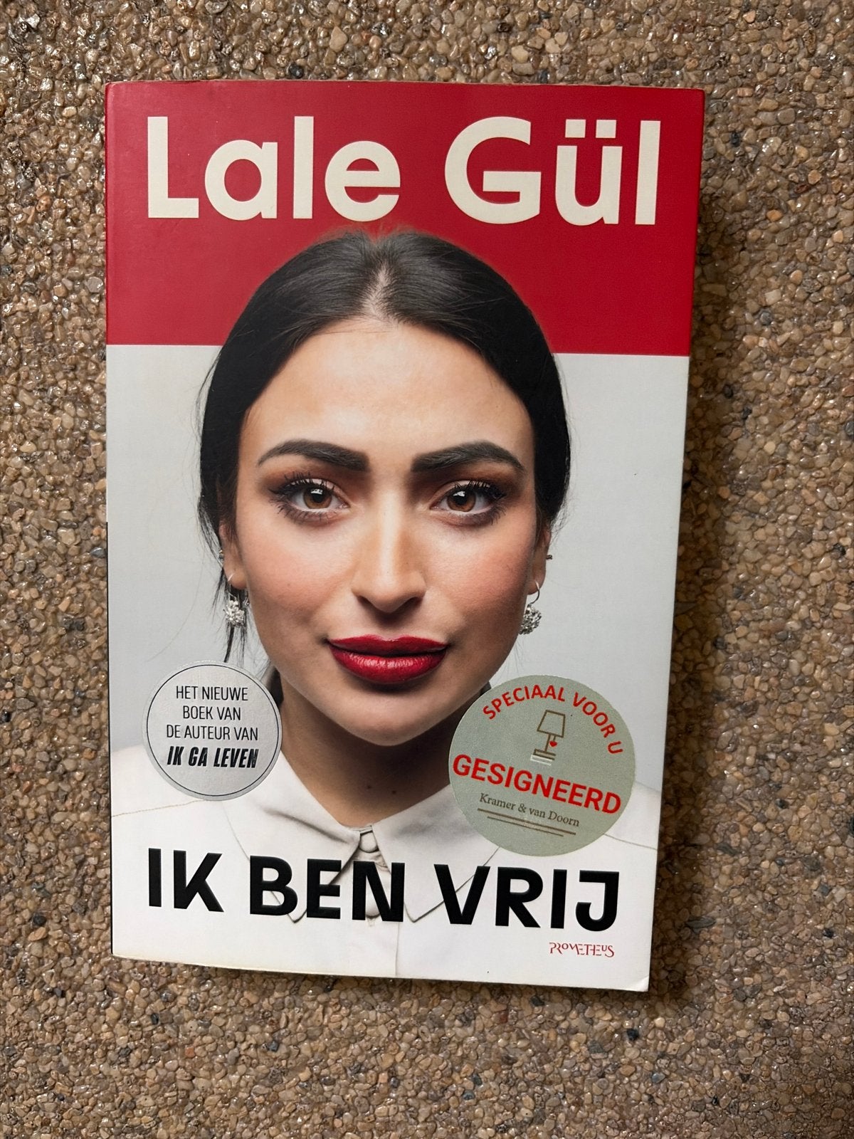Lale Gül - Ik Ben Vrij (Gesigneerd), Ophalen of Verzenden, Zo goed als nieuw, Nederland