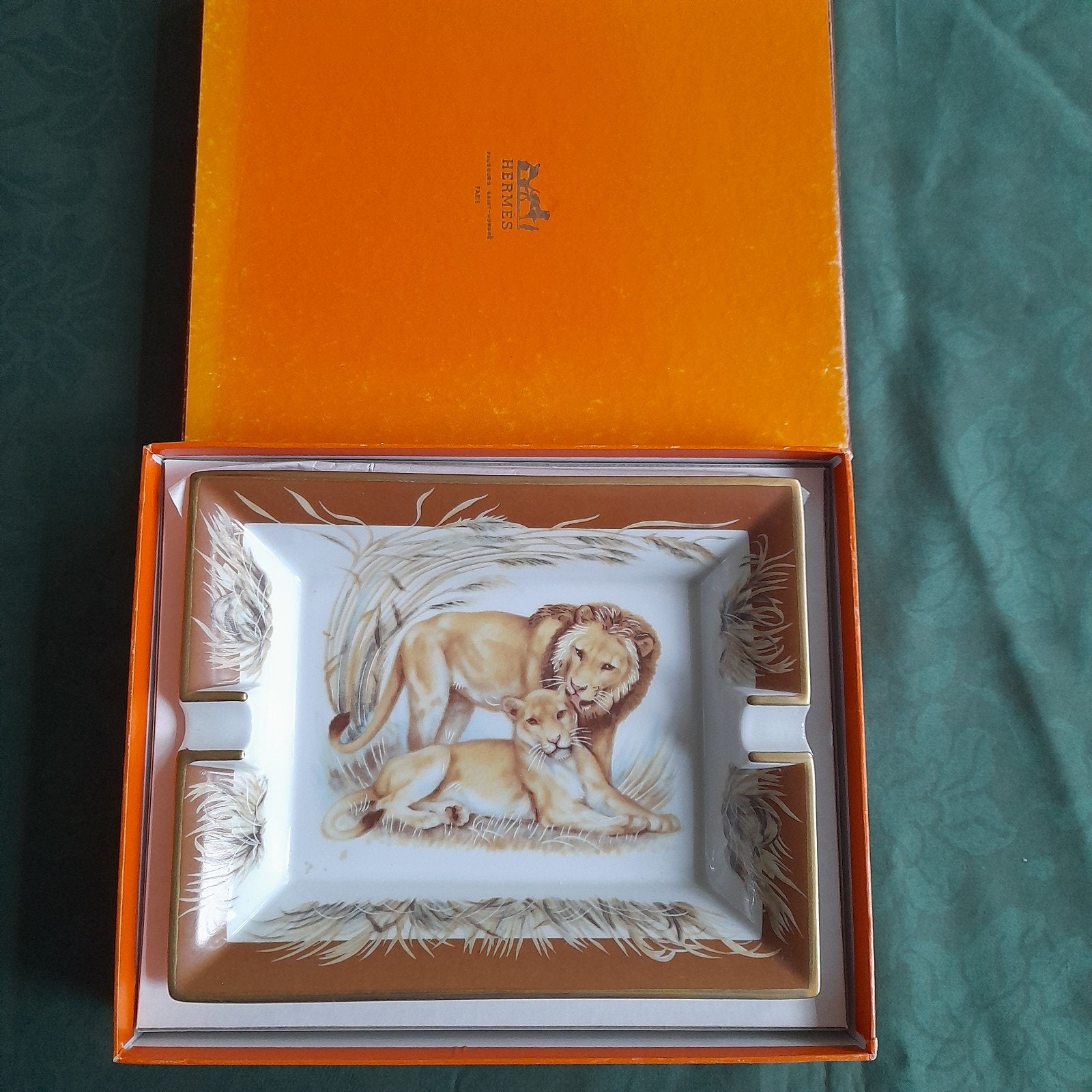 Hermès Paris porcelein schaaltje/ asbak met leeuwen., Antiek en Kunst, Ophalen of Verzenden
