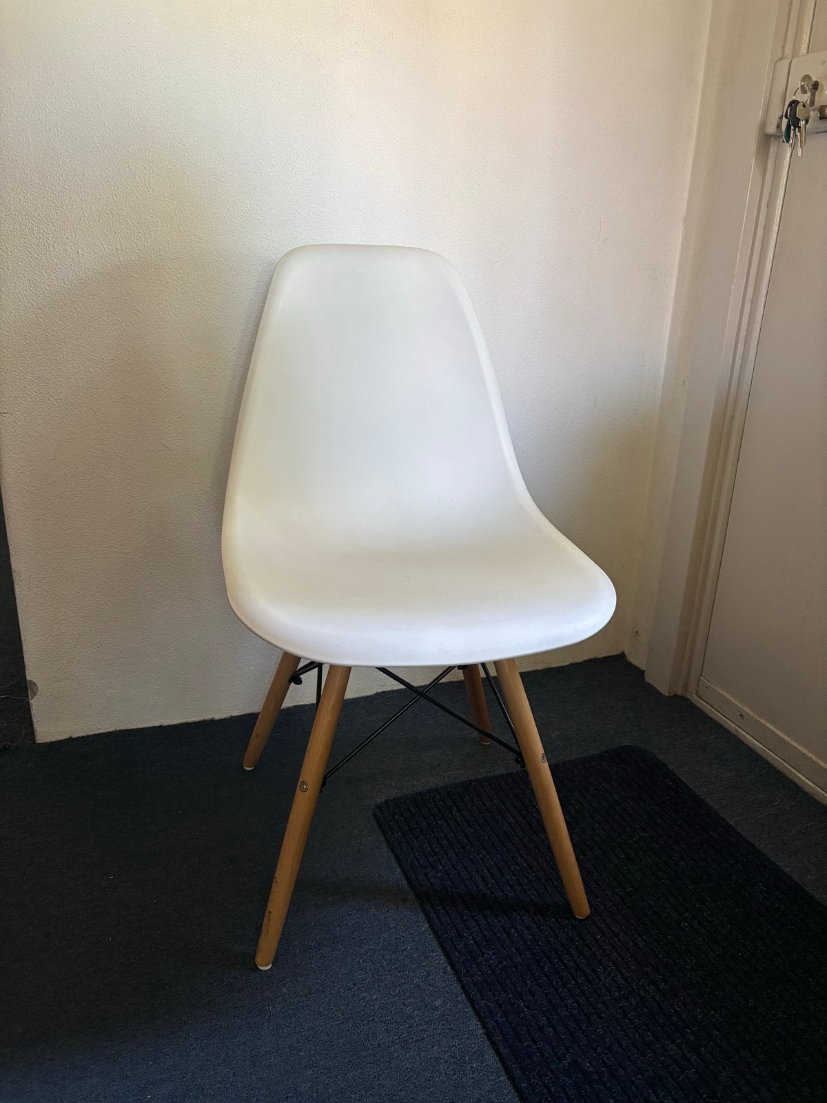 Replica Eames DSW stoel - Wit met houten poten, Ophalen, Kunststof, Gebruikt, Wit