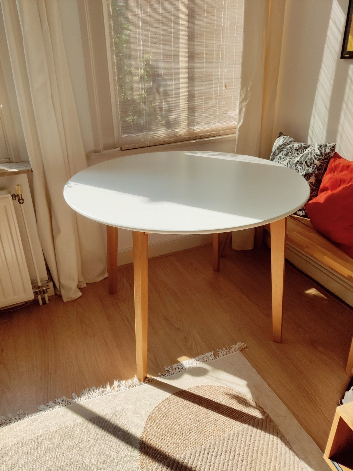 Rounde eettafel/ Round table 1,05m diameter, Ophalen, Rond, Zo goed als nieuw, 75 cm of meer