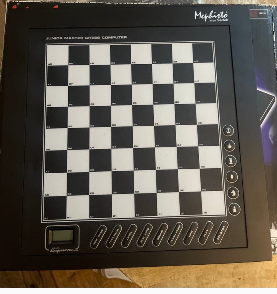 Mephisto Junior Master Schaakcomputer Saitek Kasparov, Een of twee spelers, Verzenden, Zo goed als nieuw