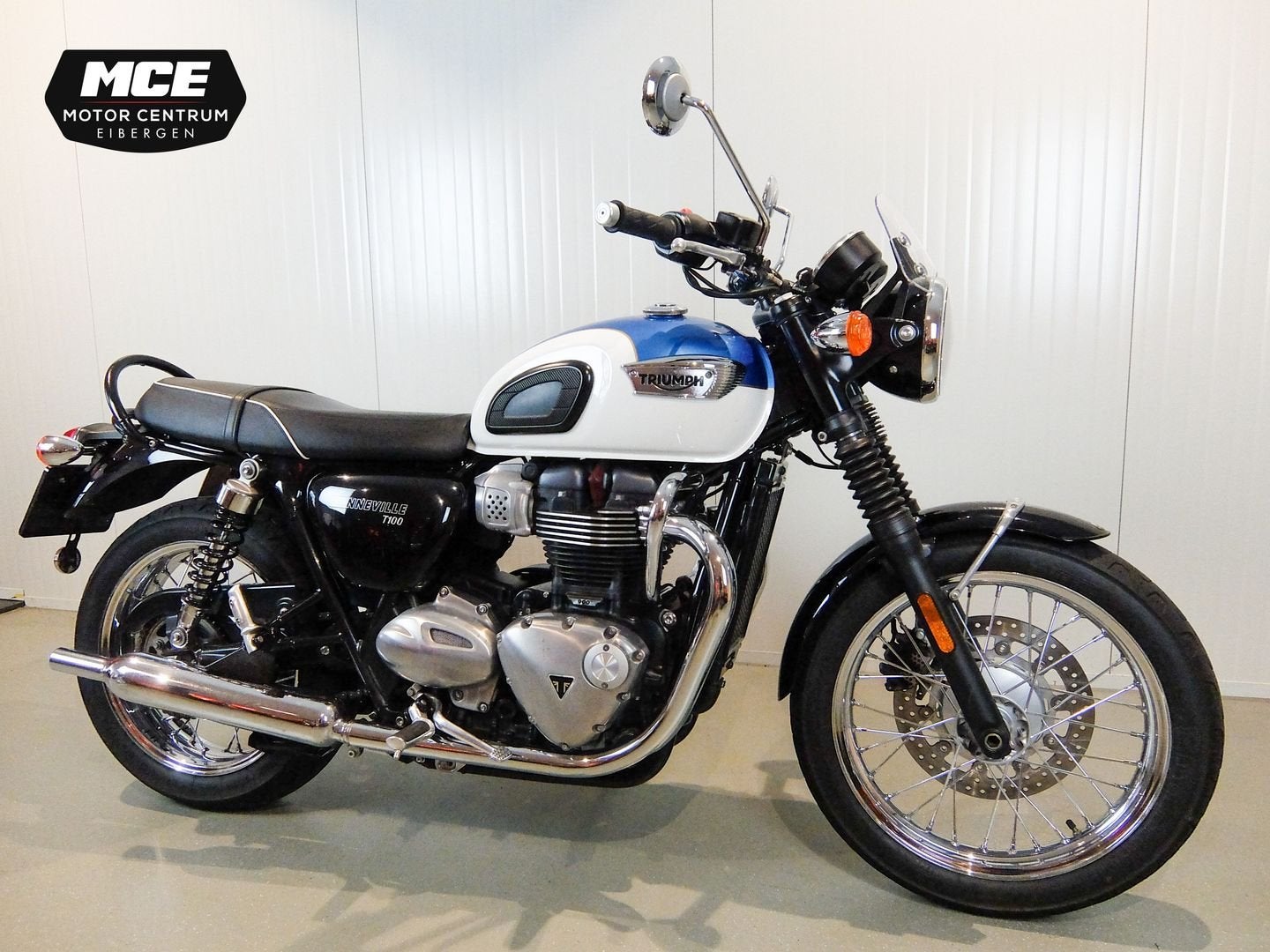 TRIUMPH BONNEVILLE T 100 (bj 2017), 2 cilinders, Chopper, Bedrijf, Onbekend