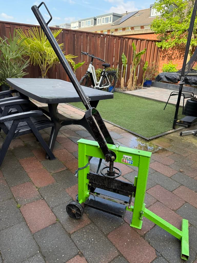Steenknipper / Tegelknipper voor bestrating, Ophalen, Zo goed als nieuw