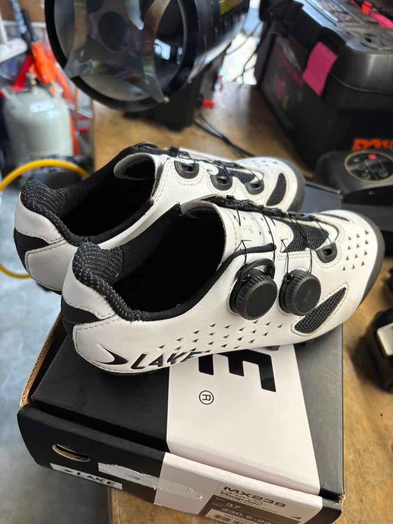Lake mtb schoen mx238 maat 37, Ophalen, Zo goed als nieuw, Schoenen