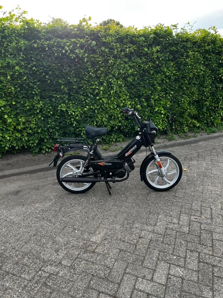 Zeer nette tomos  quadro met weing km, Fietsen en Brommers, Brommers | Tomos, Ophalen, Maximaal 45 km/u, Zo goed als nieuw, 2 versnellingen