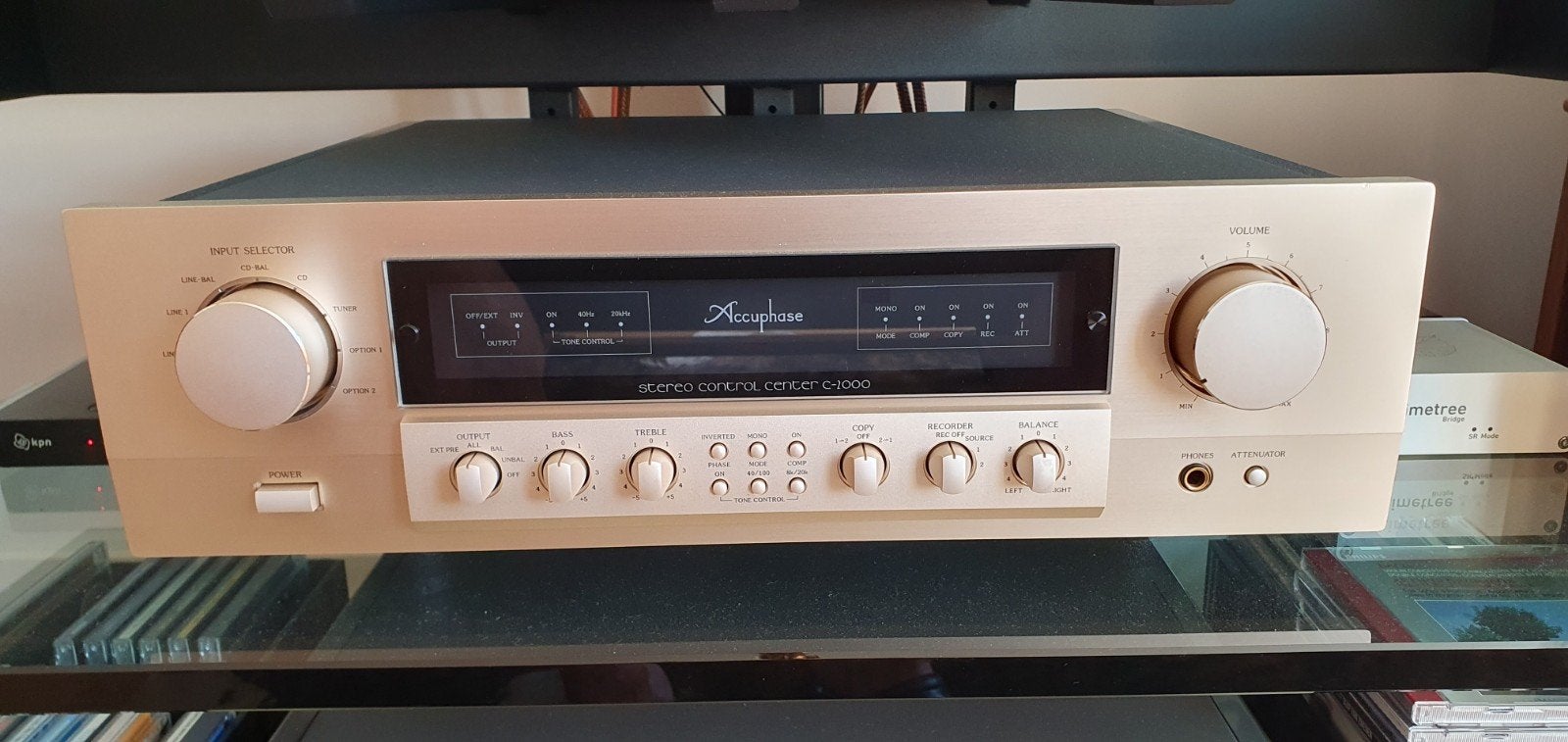 Accuphase C-2000 voorversterker met DAC-10 insteekkaart, Ophalen, Zo goed als nieuw, Minder dan 60 watt, Overige merken