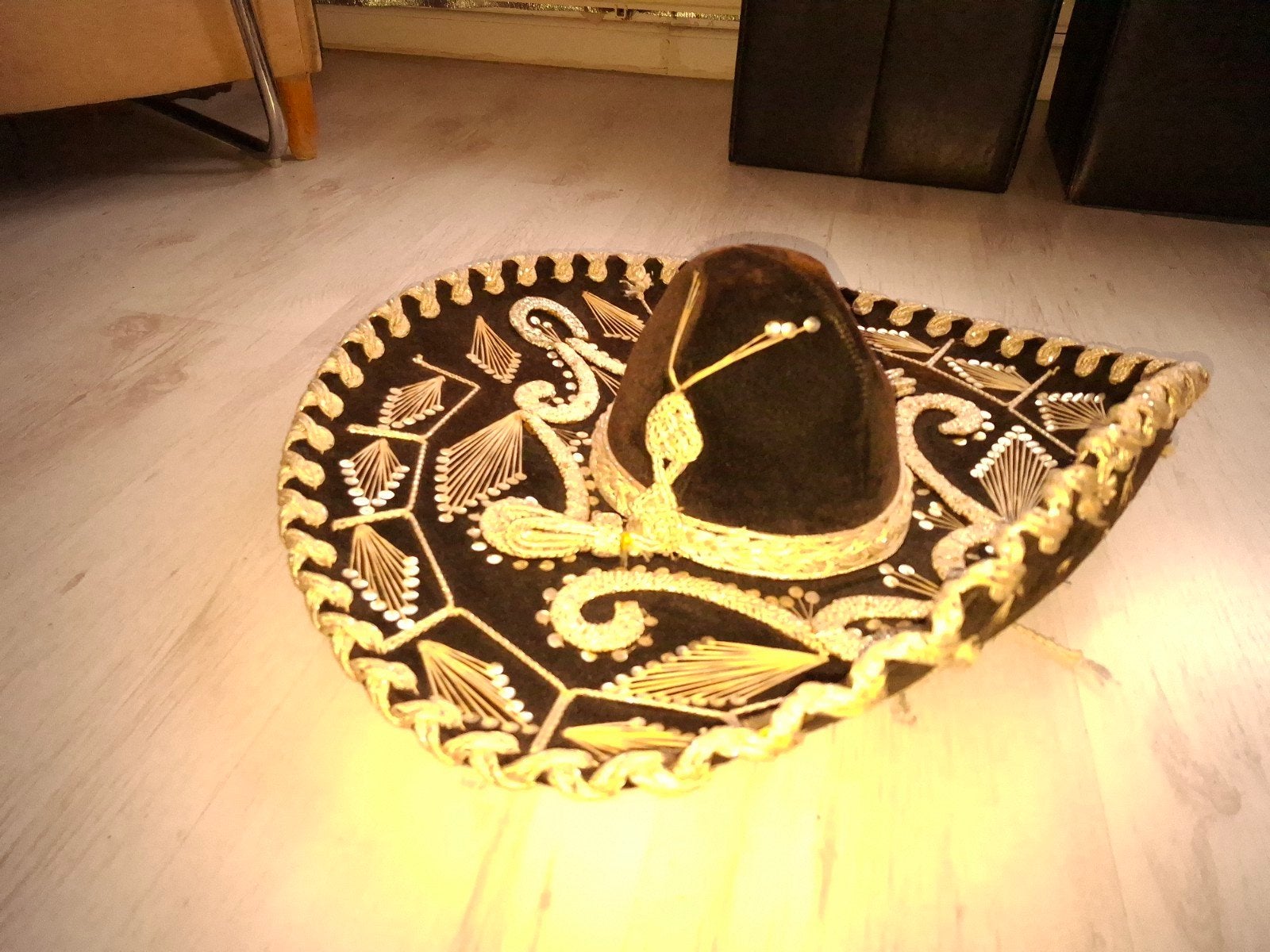 Vintage Mariachi Hoed - Zwart met Gouden Borduurwerk, Kleding | Dames, Hoed, Onbekend, Gedragen, One size fits all