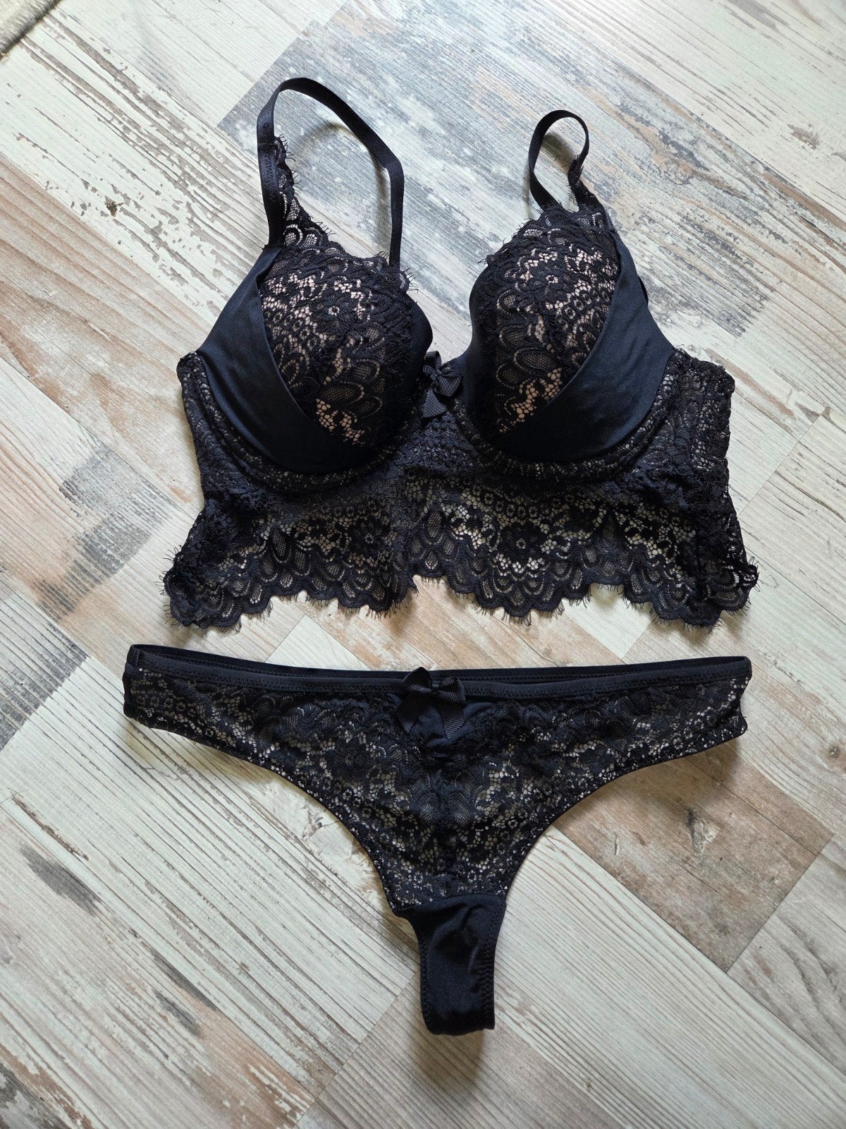 Hunkemöller set zwart M/75B, Hunkemöller, Ophalen of Verzenden, Zwart, Setje