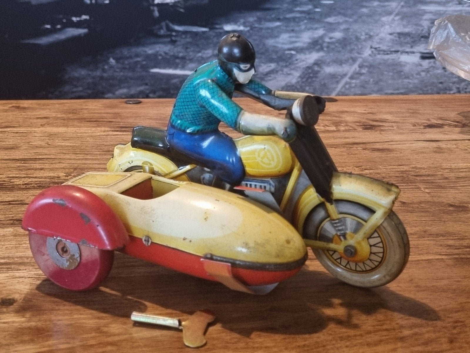 Russische blikken motor met zijspan, Ophalen of Verzenden