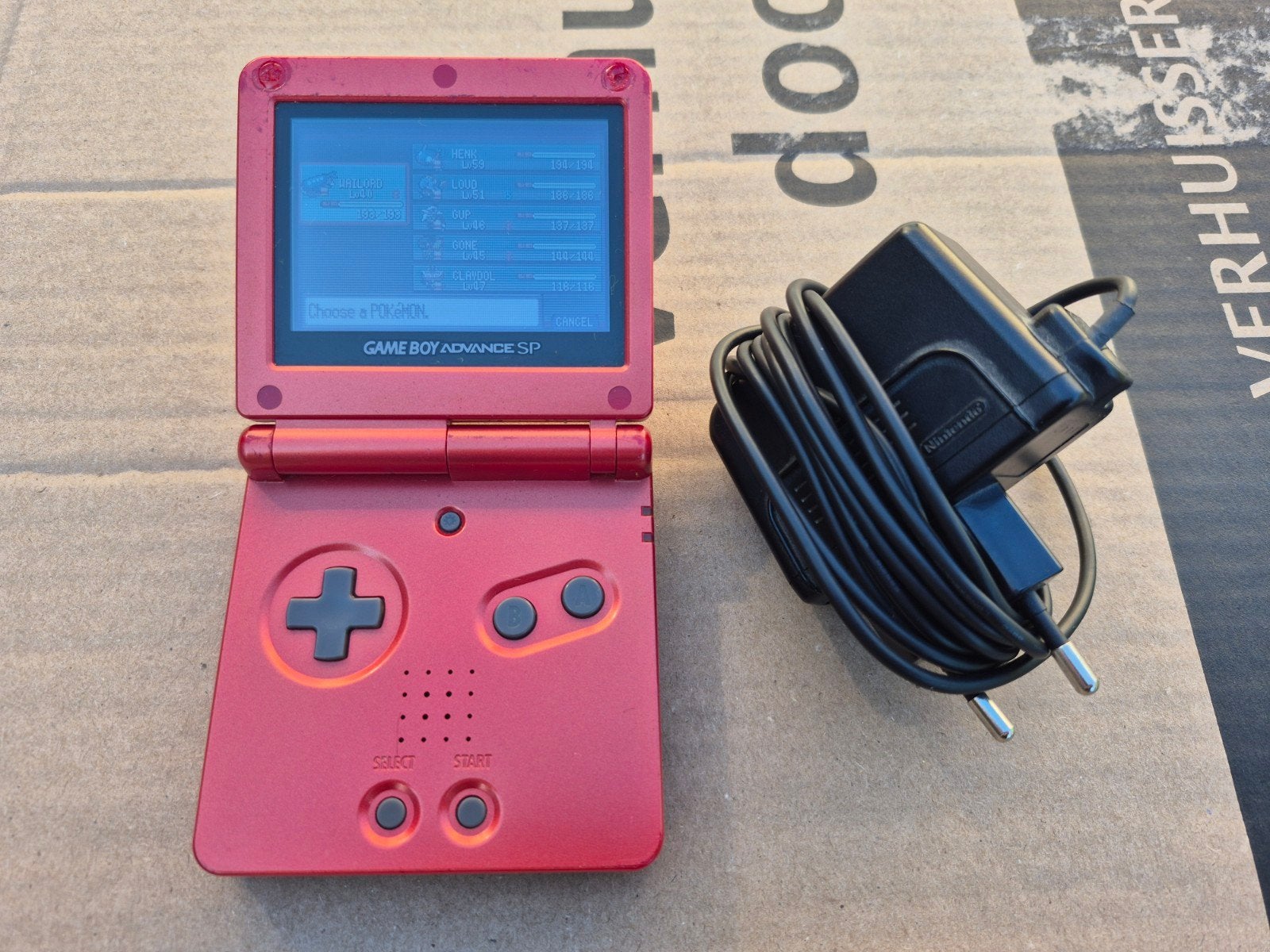 Nintendo Game Boy Advance SP + Pokémon Sapphire + oplader, Ophalen of Verzenden, Gebruikt, Game Boy Advance SP, Met games