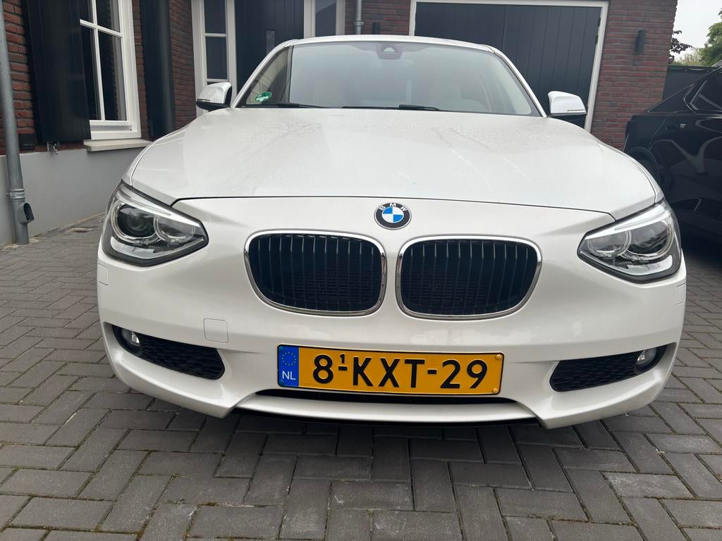 BMW 1-Serie 116I EDE HighExecutive 5DR, zeer nette staat!, Auto's, BMW, 1-Serie, Lederen bekleding, Beige, 4 cilinders