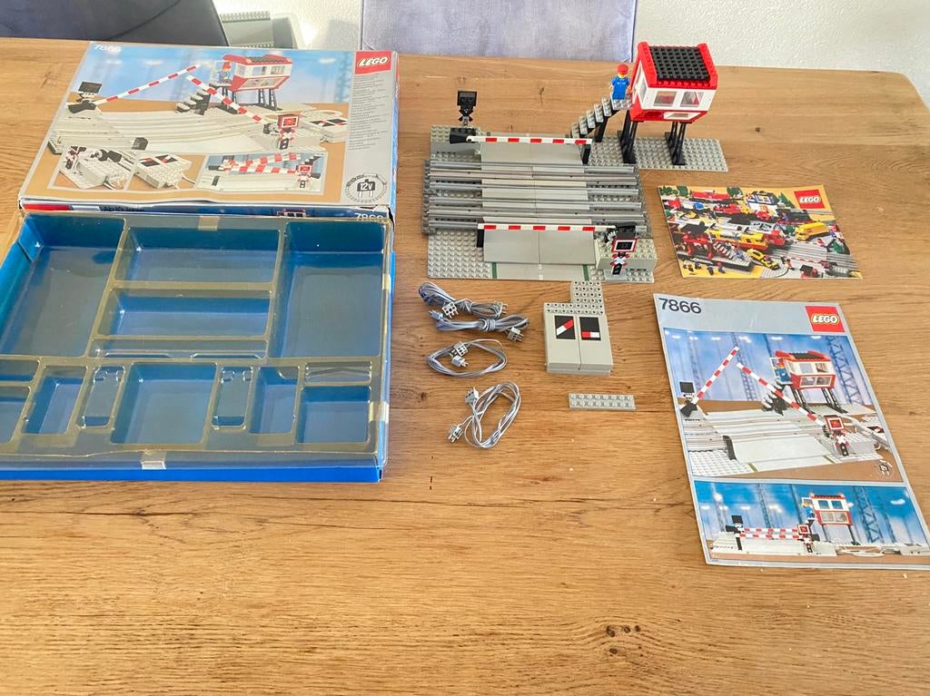 Lego 12v trein spoorwegovergang 7866 met doos, Kinderen en Baby's, Speelgoed | Duplo en Lego, Lego, Ophalen of Verzenden, Zo goed als nieuw