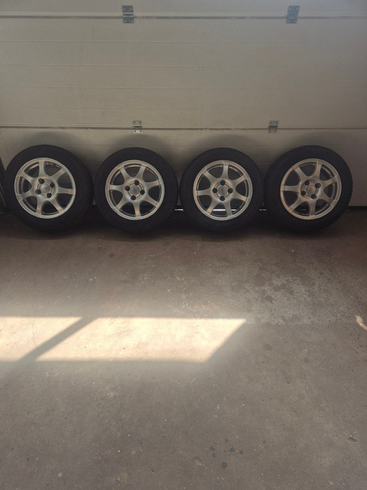 ZGAN winterbanden op mooie Anzio velgen 15" b.v toyota Yaris, Ophalen, Gebruikt, 15 inch, 175 mm