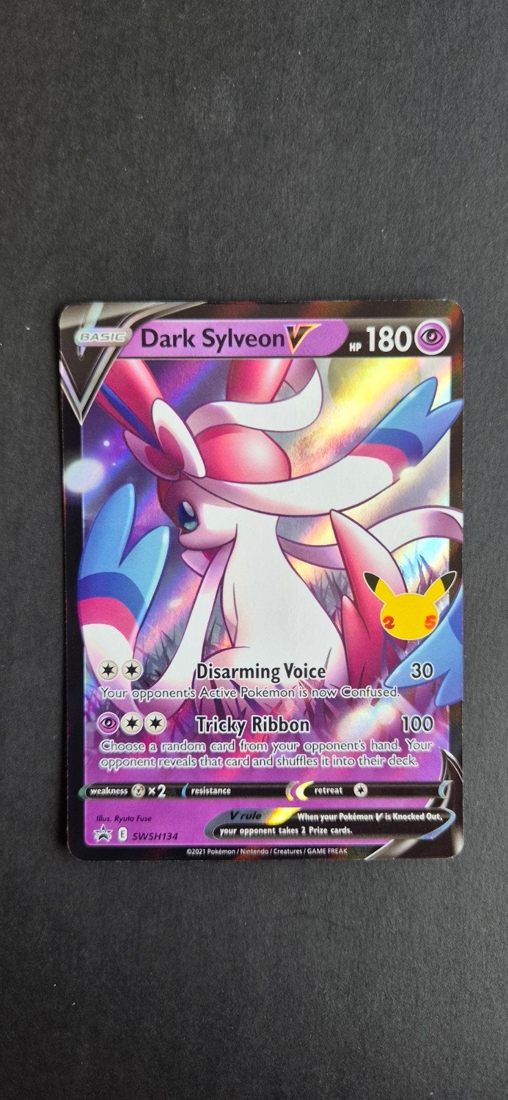 Dark Sylveon V (SWSH134) Sword en shield promo's, Ophalen of Verzenden, Zo goed als nieuw, Losse kaart, Foil