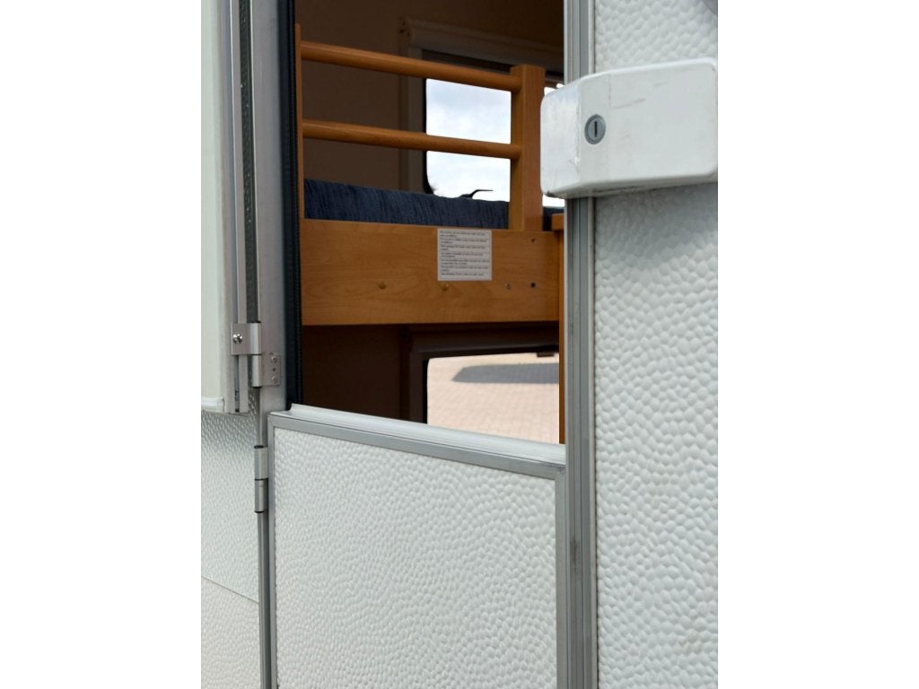 Caravelair Antares Luxe 426 incl. voortent!, Caravans en Kamperen, Bedrijf, Treinzit, 4 tot 5 meter, Schokbreker