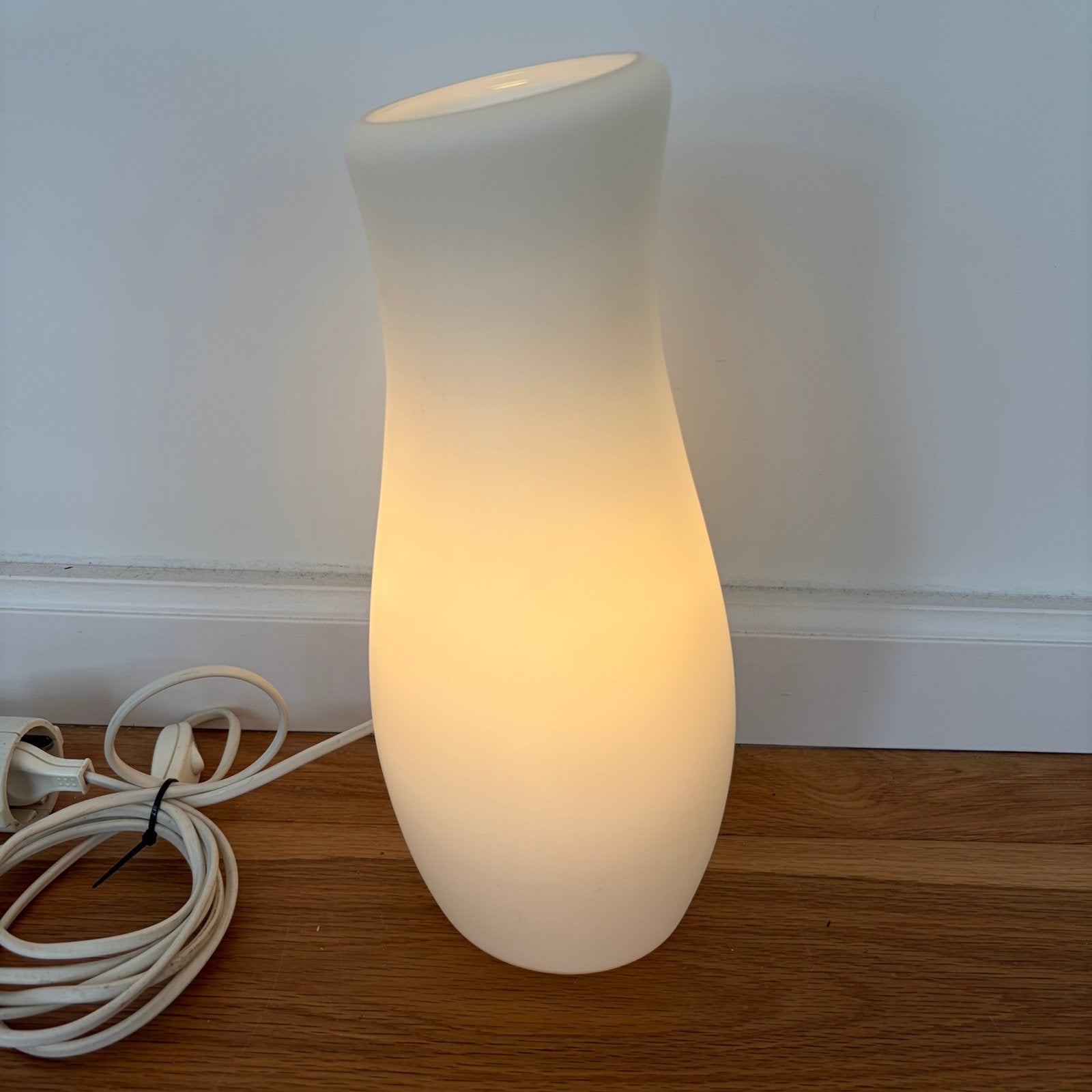 IKEA Mylonit tafellamp wit opaalglas, organische vorm, Gebruikt, E14 (klein), Wit, Ophalen of Verzenden