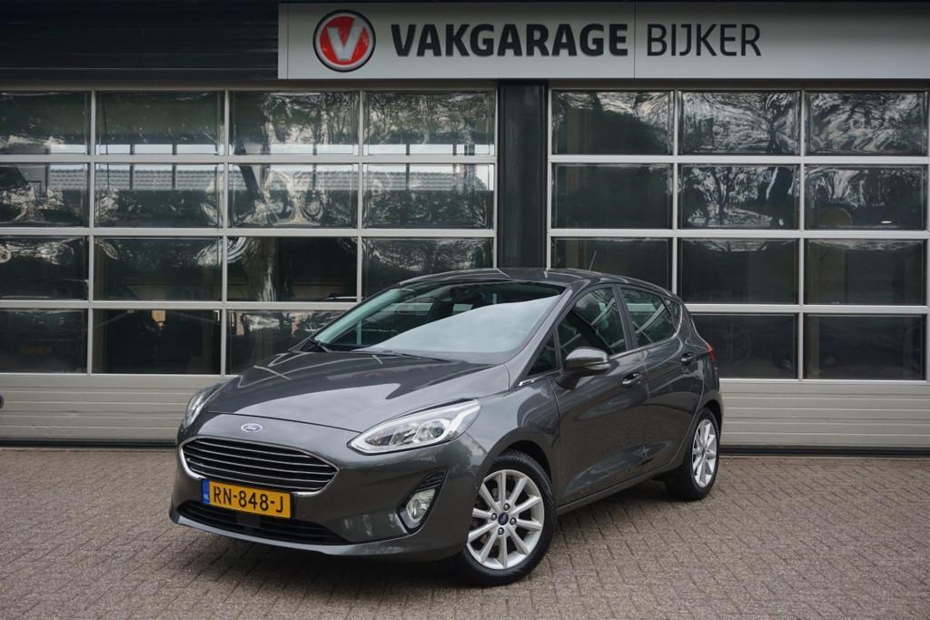 Ford Fiesta 1.0 EcoBoost Titanium Trekhaak/Camera!, Auto's, Ford, Voorwielaandrijving, Gebruikt, Euro 6, 580 kg