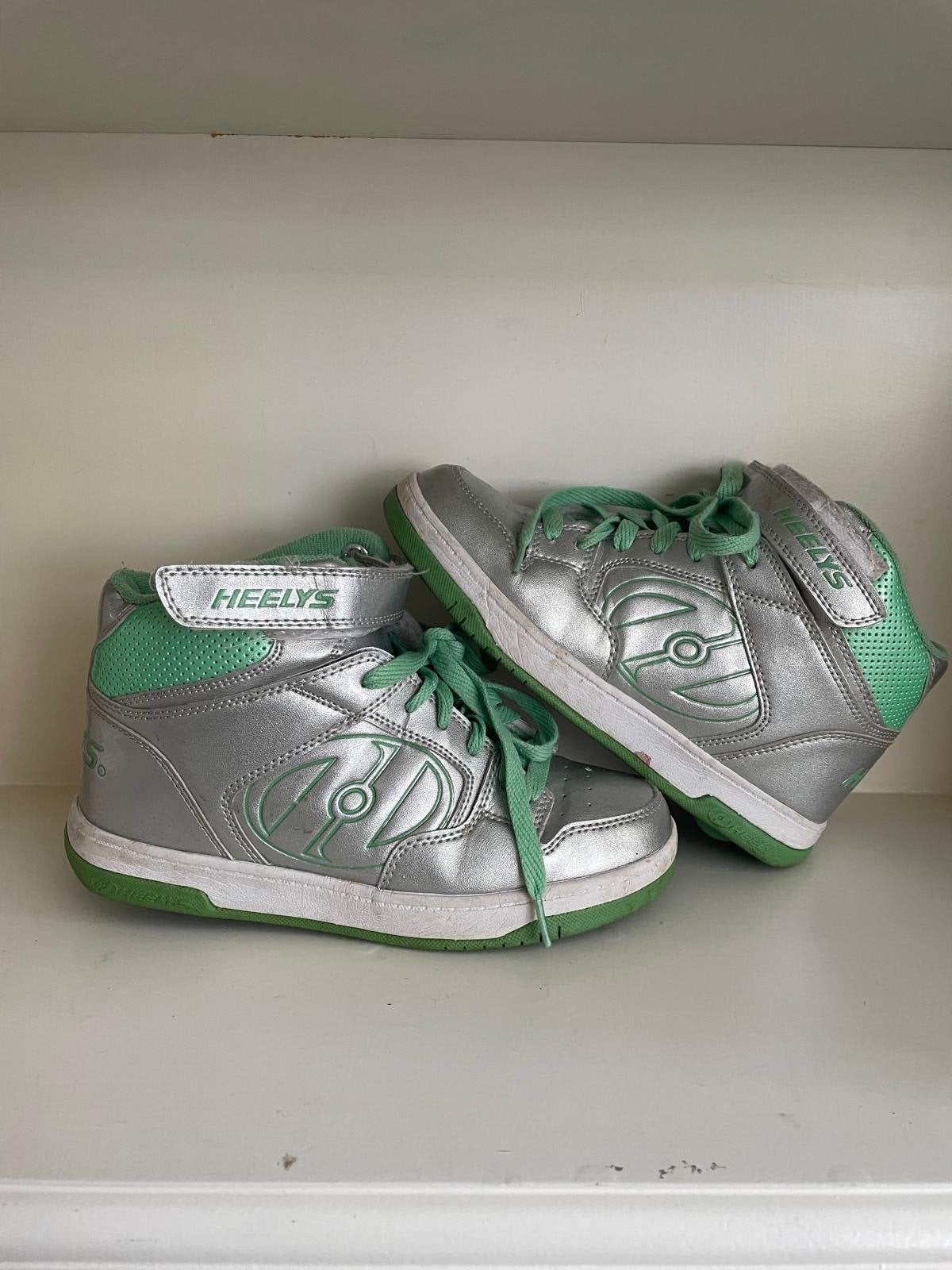 Heelys rolschoenen zilver/groen Maat 35, Ophalen, Gedragen, Overige kleuren, Sneakers of Gympen