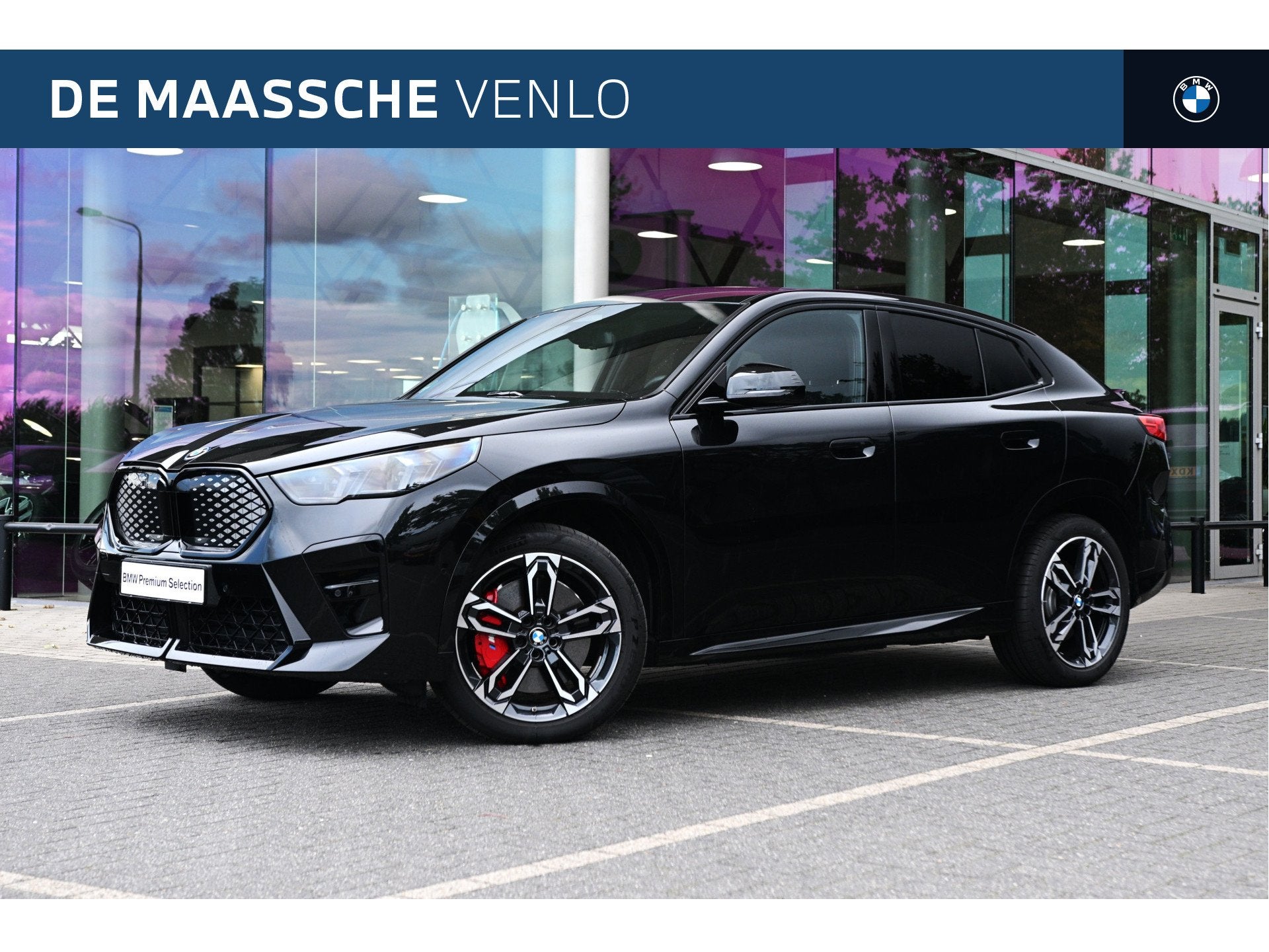 BMW iX2 eDrive20 M Sport / Sportstoelen / Comfort Access / A, Auto's, Met garantie (alle), 24 min, Zwart, Origineel Nederlands