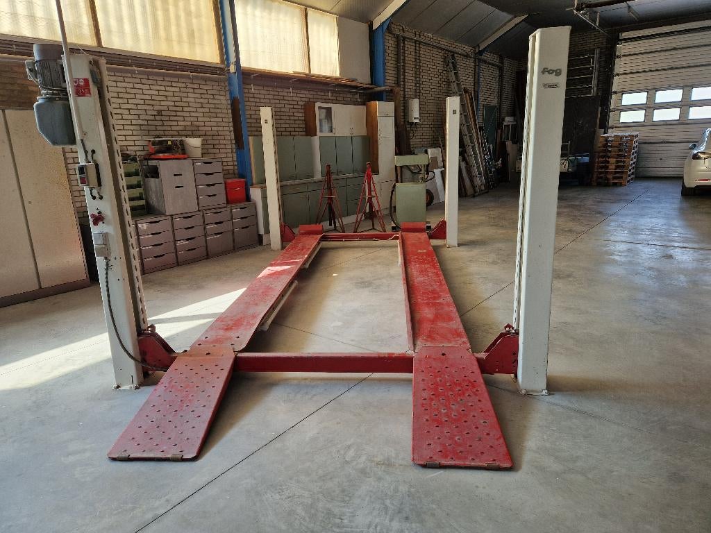 Te koop 4 koloms hefbrug, Ophalen, Gebruikt