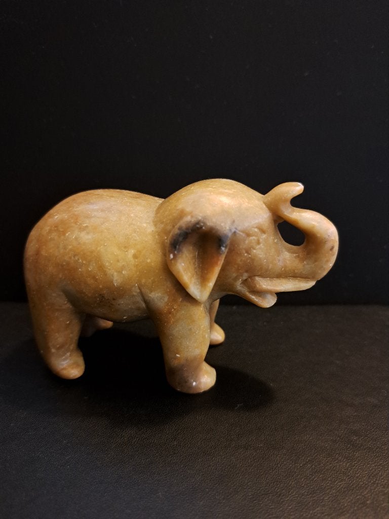 Decoratieve olifant van steen, Verzamelen, Ophalen of Verzenden, Zo goed als nieuw, Dier