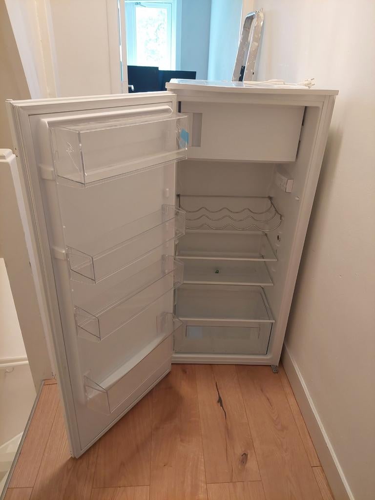 Inbouwkoelkast met klein vriesvak ikea, Witgoed en Apparatuur, Koelkasten en IJskasten, Ophalen, Met vriesvak, Minder dan 85 cm