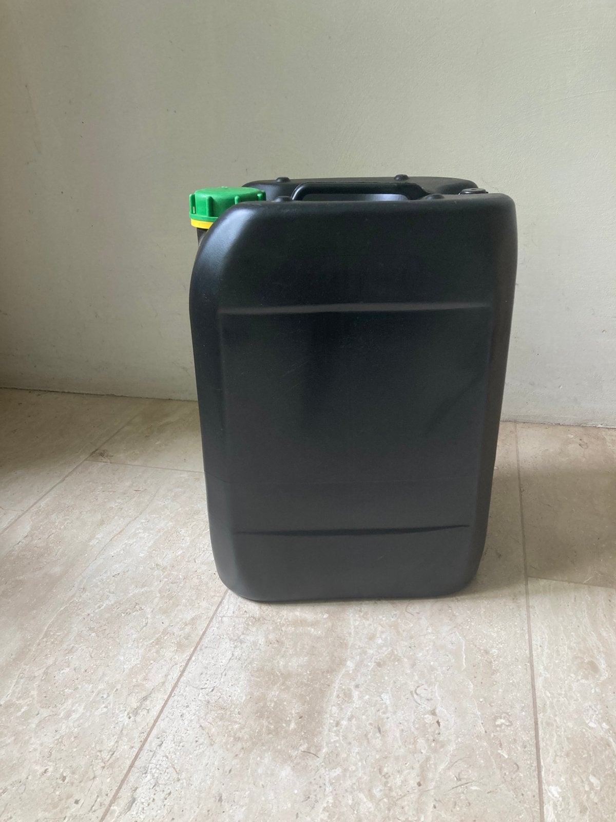 Jerrycans, 5 stuks van 20 liter, Ophalen, Gebruikt, Overige typen, Minder dan 35 cm