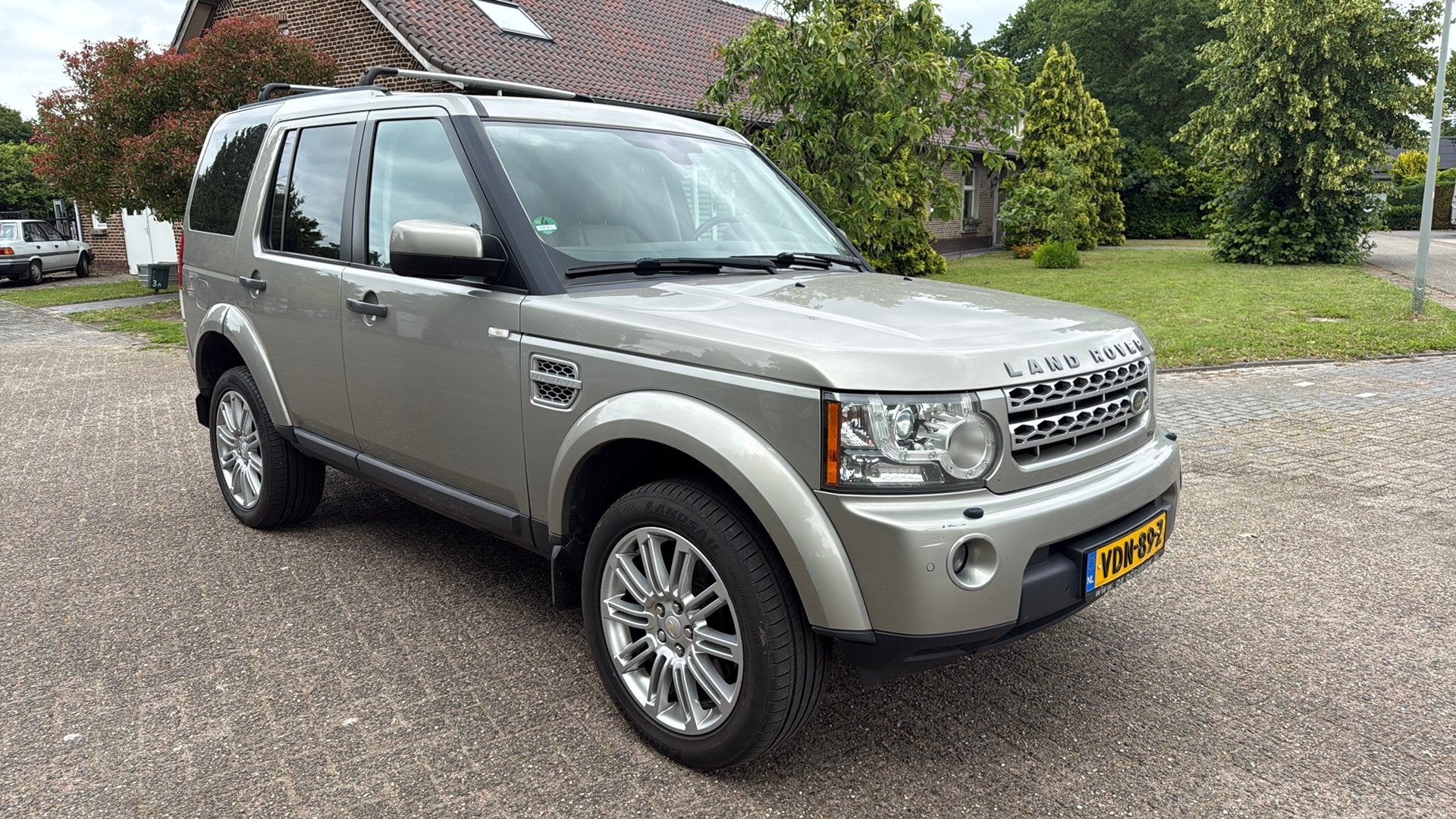Land Rover Discovery 4  3.0 diesel grijs kenteken, Auto's, Bestelauto's, Automaat, Euro 5, Land Rover, Beige