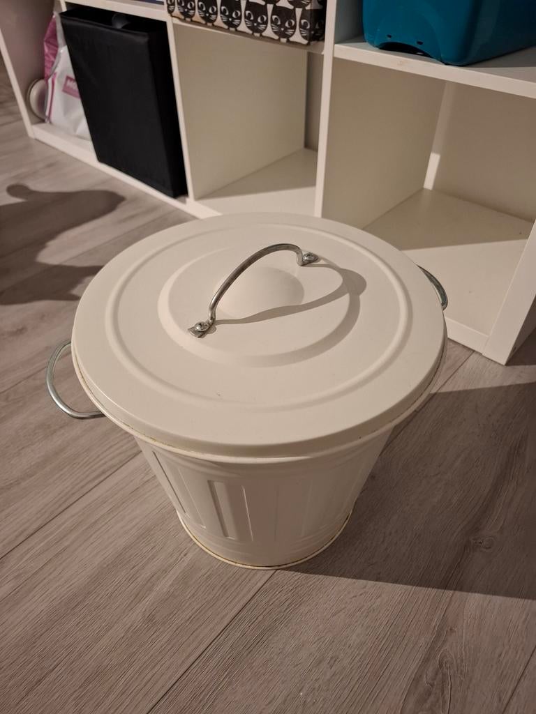 Ikea KNODD metalen emmer met deksel wit 16 liter, Ophalen, Zo goed als nieuw, Metaal, Minder dan 50 cm