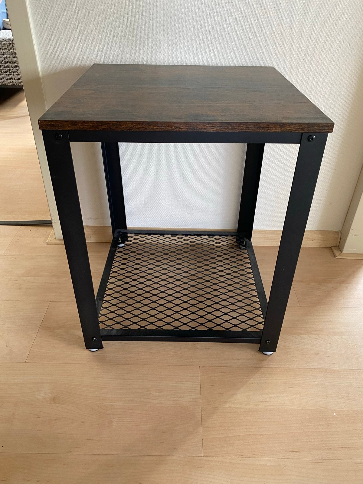 Industriële bijzettafel met opbergruimte, Minder dan 55 cm, Vierkant, Zo goed als nieuw, Hout