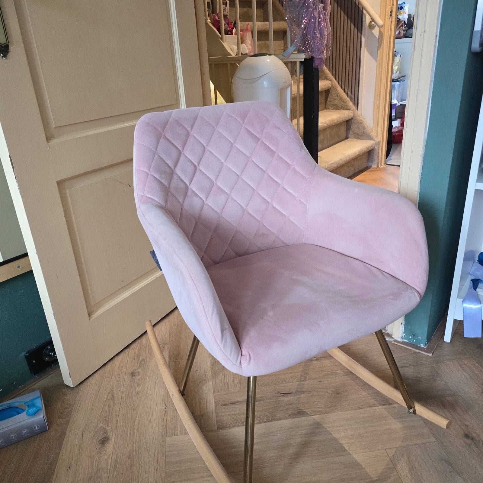 Velvet Roze Schommelstoel in Uitstekende Staat, Ophalen, Overige kleuren, Modern, Scandinavisch, Zo goed als nieuw