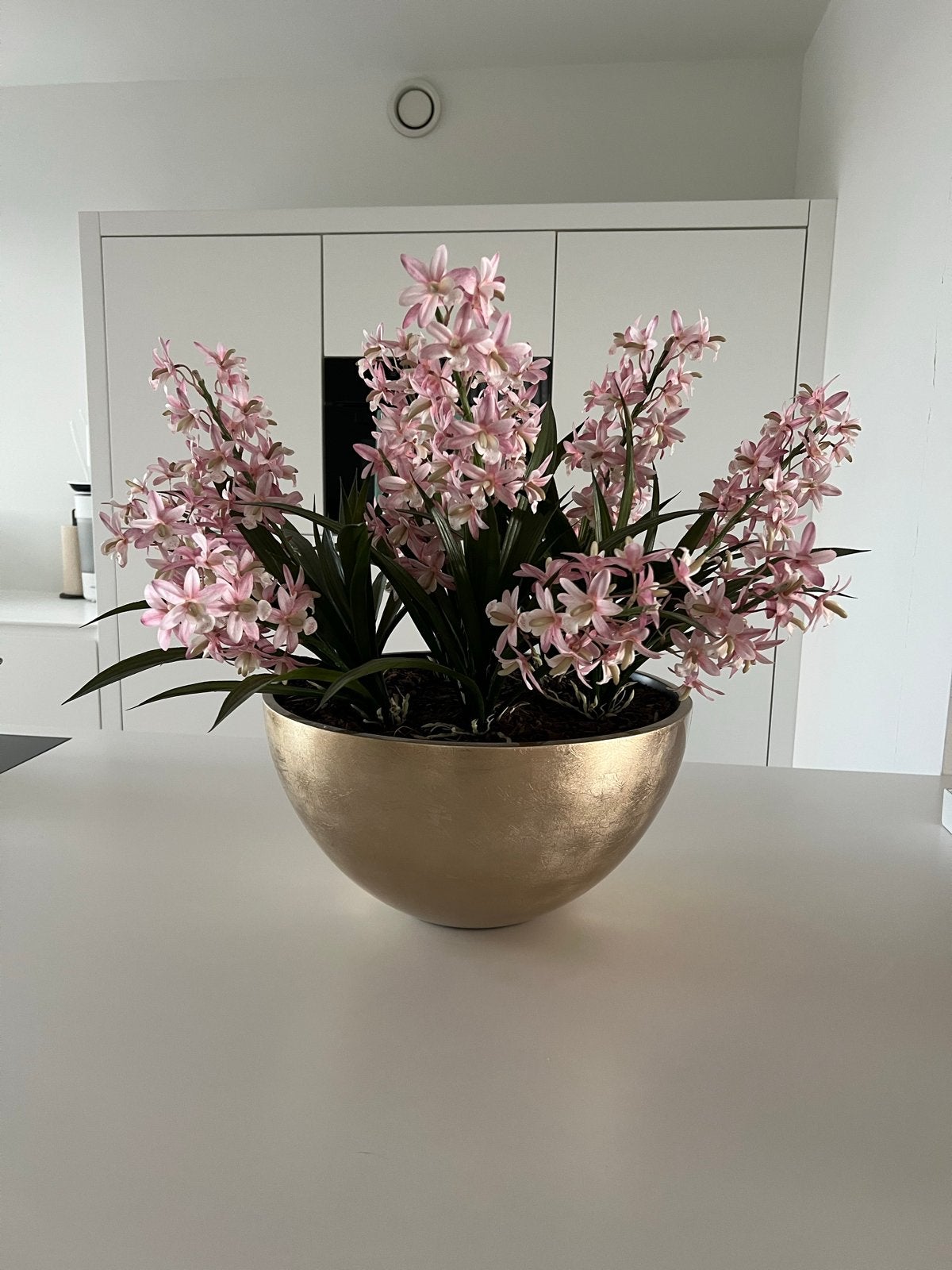 Kunstbloemen in gouden pot - Roze bloesem, Ophalen, Binnen, Roze, Zo goed als nieuw
