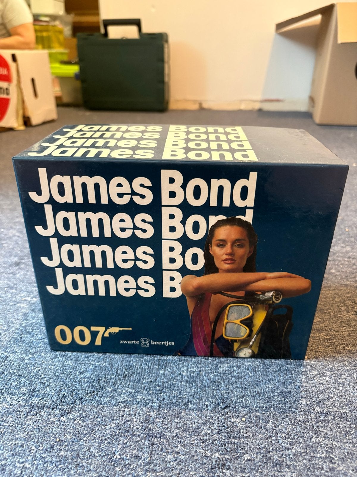 James Bond boekenbox - Complete set van 14 boeken, Ophalen of Verzenden, Gelezen, Nederland