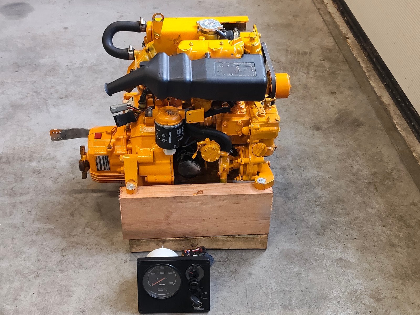 Vetus M2C5A + TMC 40M, 10 tot 30 pk, Gebruikt, Binnenboordmotor, Met afstandsbediening
