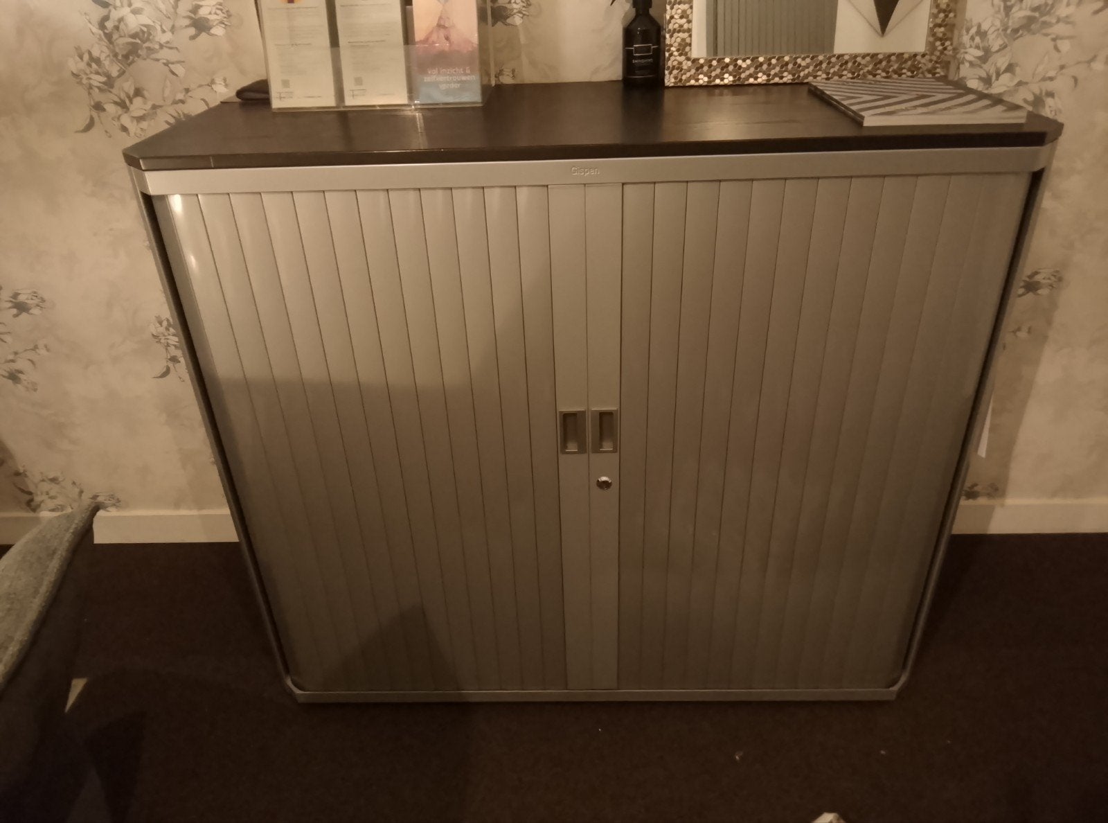 Grijze Archiefkast met Slot en Roldeur - Laag Model, Huis en Inrichting, Ophalen, Gebruikt, 100 tot 150 cm, Minder dan 100 cm