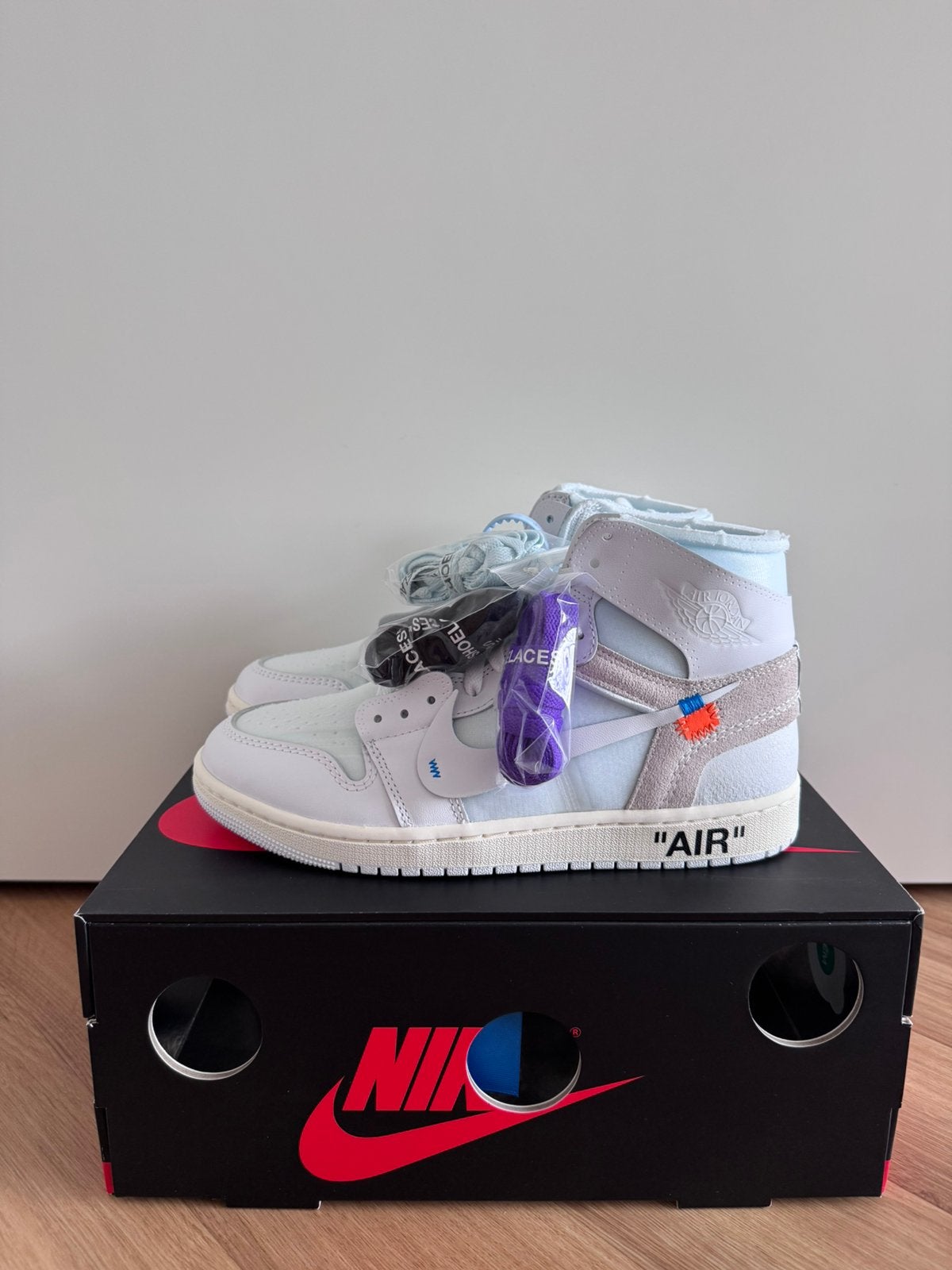 Virgil Abloh Archive x Air Jordan 1 High Alaska maat 42,5, Overige kleuren, Nieuw, Ophalen of Verzenden, Sneakers of Gympen