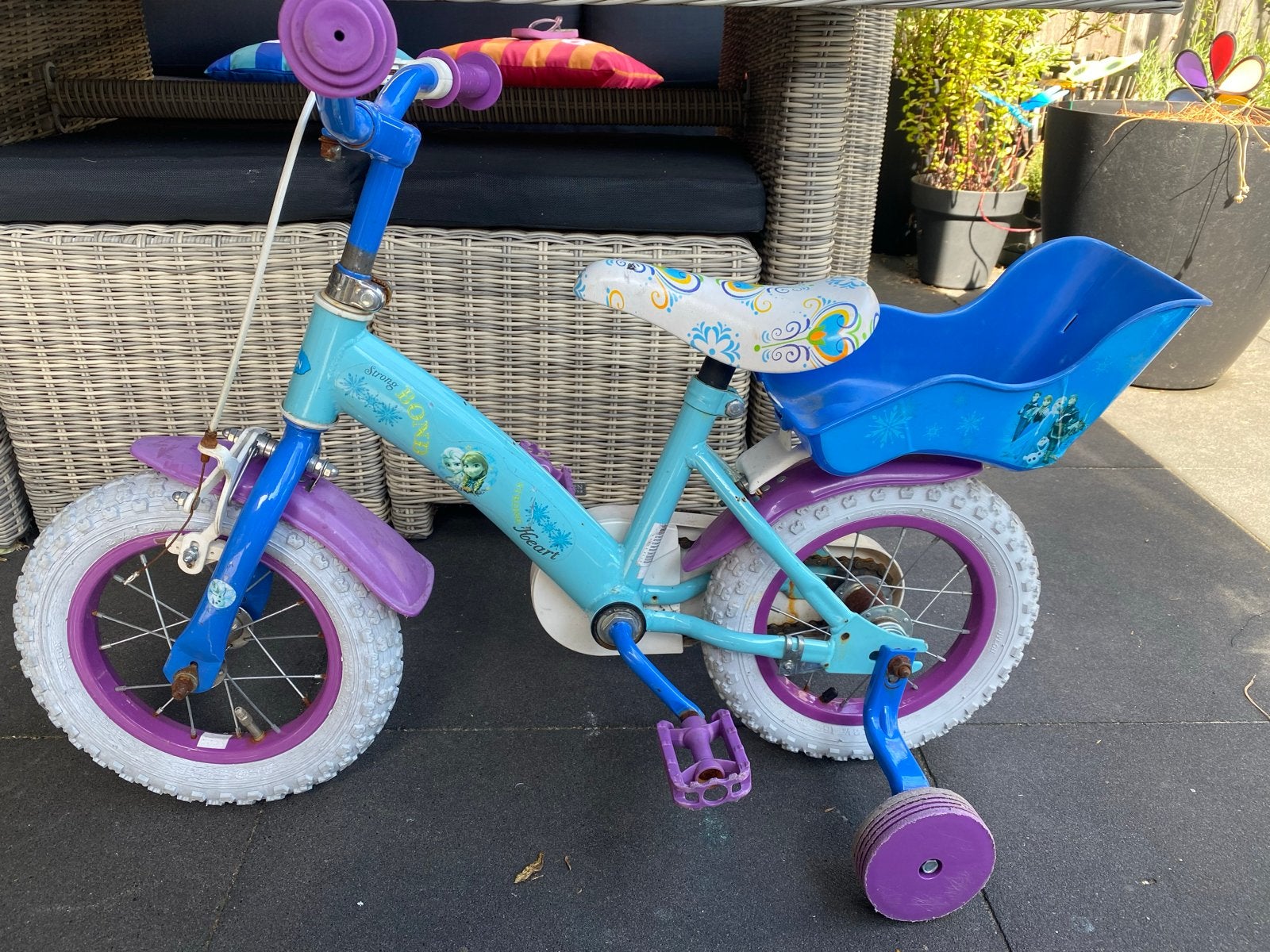 Kinderfiets Frozen met zijwieltjes, Ophalen, Zijwieltjes, Gebruikt, Velgrem