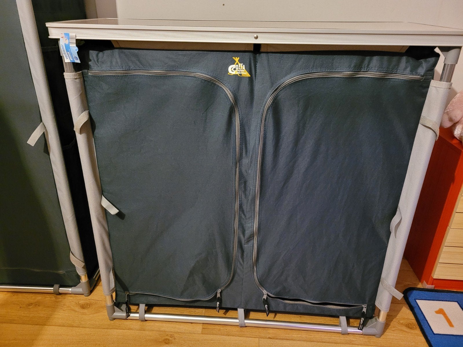 Campingkast met 6 vakken en zijvakken, Caravans en Kamperen, Kampeeraccessoires, Ophalen, Zo goed als nieuw