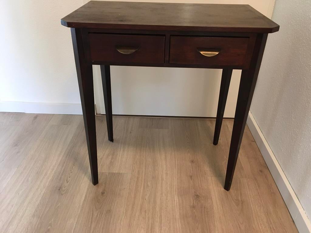 Te koop uniek houten tafeltje met taps toelopende poten., Huis en Inrichting, Tafels | Sidetables, Ophalen, 50 tot 100 cm, Zo goed als nieuw