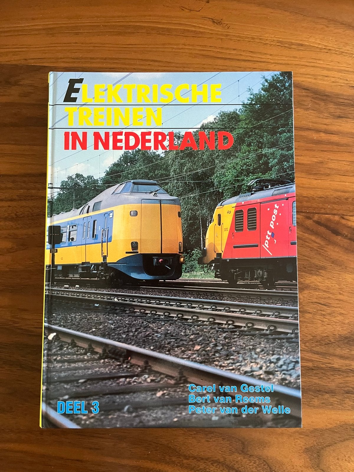 Elektrische Treinen in Nederland Deel 3 - Boek, Ophalen of Verzenden, Gelezen, Trein
