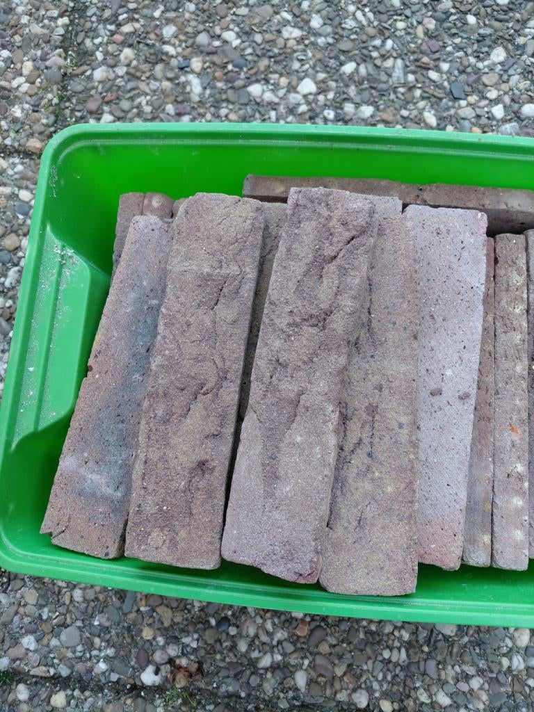 70 geelbruine steenstrips 70 totaal, Ophalen of Verzenden, Bakstenen