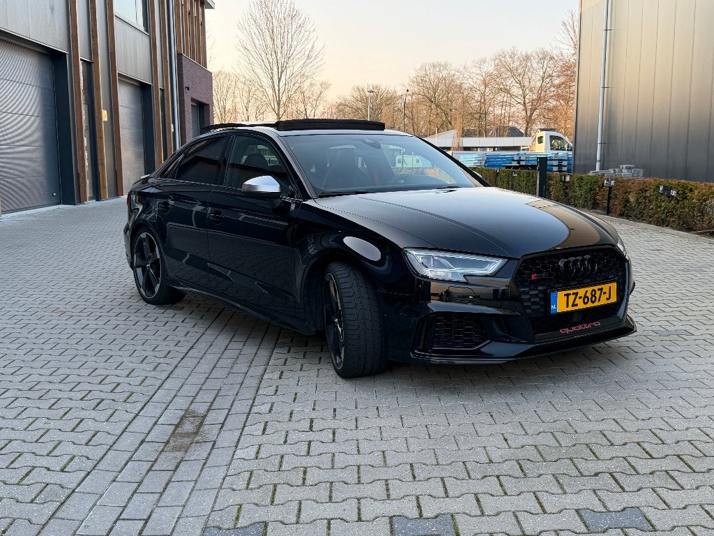 Audi RS3 Limousine 2018| Seats| Pano| ACC| No OPF, Automaat, 1490 kg, RS3, Zwart