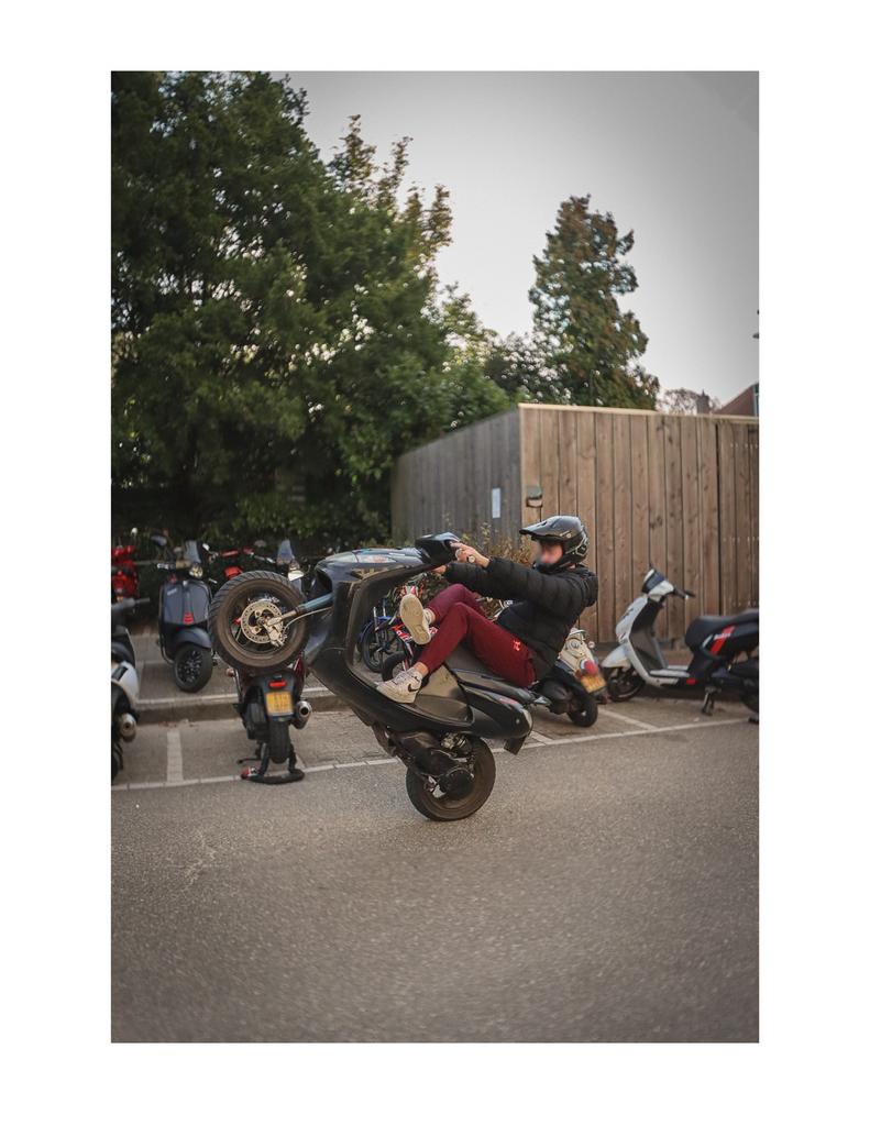 !gezocht: Vivacity brom frame!, Fietsen en Brommers, Brommeronderdelen | Scooters, Ophalen, Zo goed als nieuw