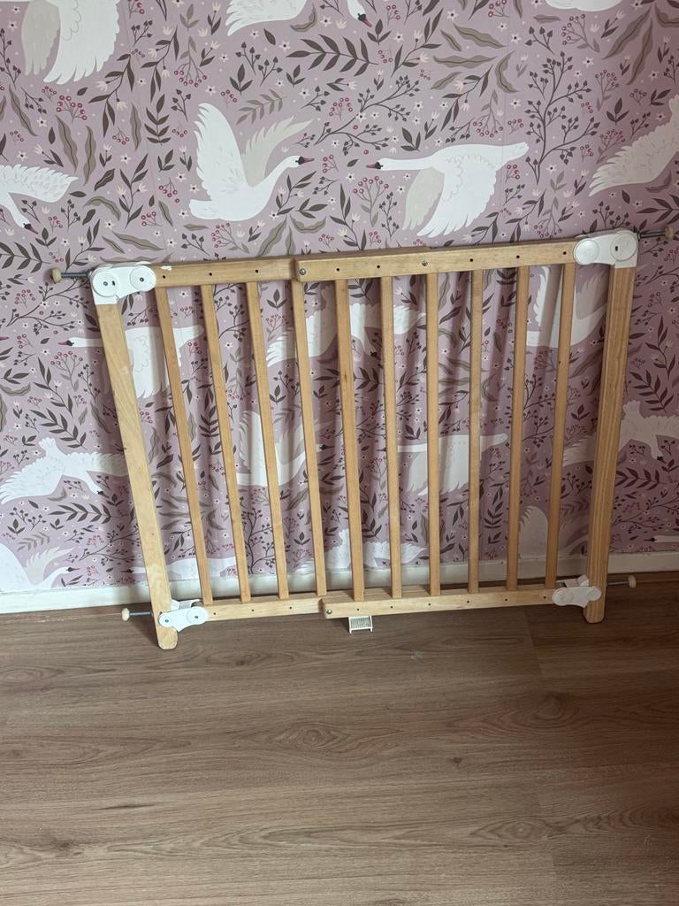2 Houten kinderhekje / traphekje, Kinderen en Baby's, Traphekjes, Ophalen, 100 tot 115 cm, Zo goed als nieuw, Klemhekje