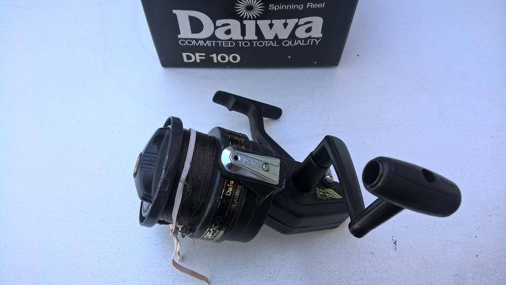 TE koop aangeboden mooi DAIWA molen DF 100 de gepast bod, Ophalen of Verzenden, Gebruikt, Molen