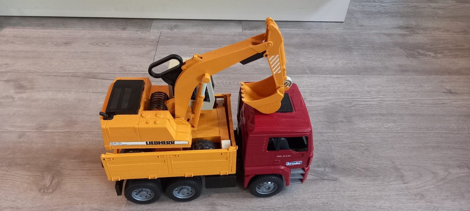 Bruder kiepwagen met graafmachine - Klep stuk, Ophalen, Gebruikt