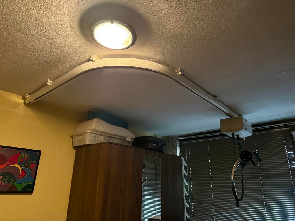 Invalide lift plafond, Ophalen, Zo goed als nieuw